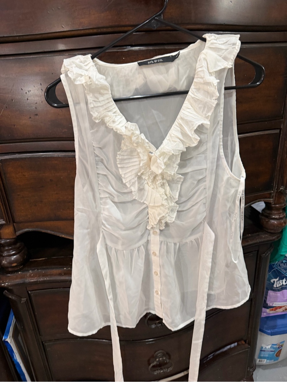 Ark & Co Ivory Ruffle V-Neck Sleeveless Blouse